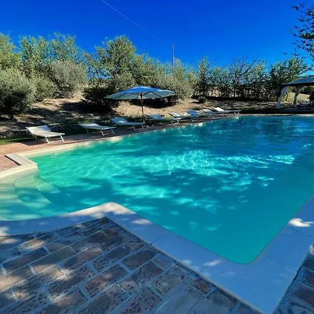 Hotel Todi By The Poolexclusive Poolwalk To Todi 5 Kmsrestaurant 05 Kmswifi 4*