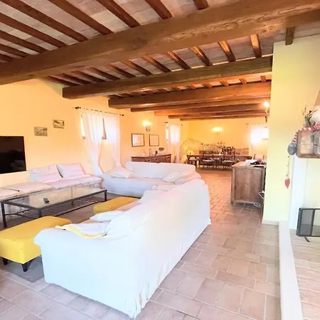 Todi By The Poolexclusive Poolwalk To Todi 5 Kmsrestaurant 05 Kmswifi Hotel