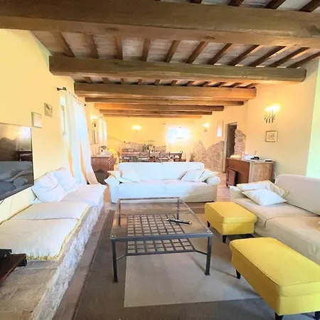 Todi By The Poolexclusive Poolwalk To Todi 5 Kmsrestaurant 05 Kmswifi Hotel Petroro