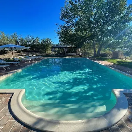 Todi By The Poolexclusive Poolwalk To Todi 5 Kmsrestaurant 05 Kmswifi 4* Petroro