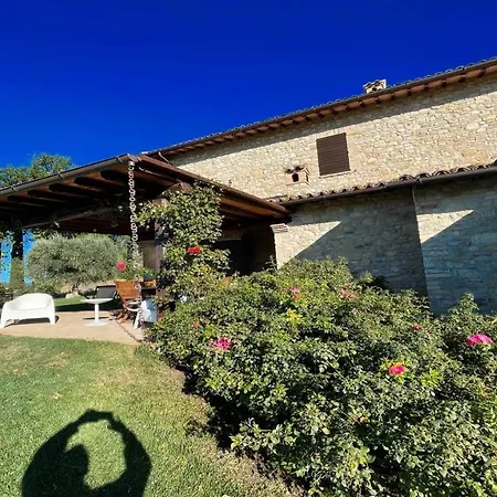 Hotel Todi By The Poolexclusive Poolwalk To Todi 5 Kmsrestaurant 05 Kmswifi