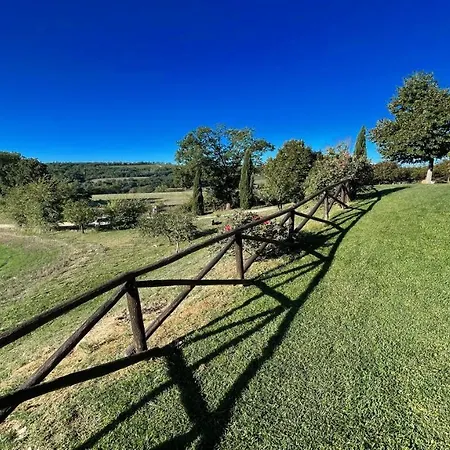 Todi By The Poolexclusive Poolwalk To Todi 5 Kmsrestaurant 05 Kmswifi Отель Petroro