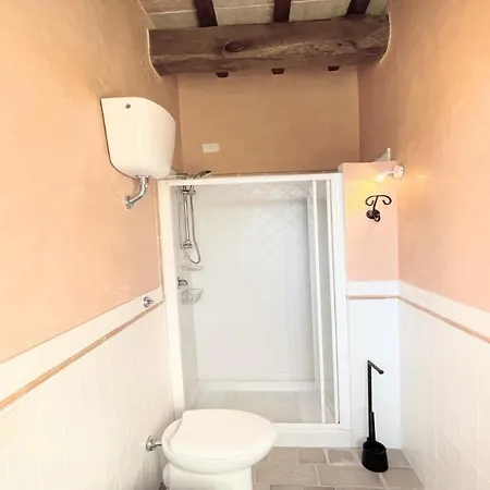Todi By The Poolexclusive Poolwalk To Todi 5 Kmsrestaurant 05 Kmswifi 4*