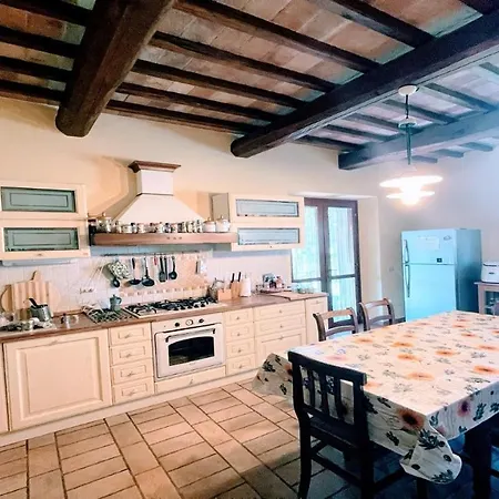 Todi By The Poolexclusive Poolwalk To Todi 5 Kmsrestaurant 05 Kmswifi Отель 4*