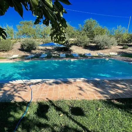 Hotel Todi By The Poolexclusive Poolwalk To Todi 5 Kmsrestaurant 05 Kmswifi