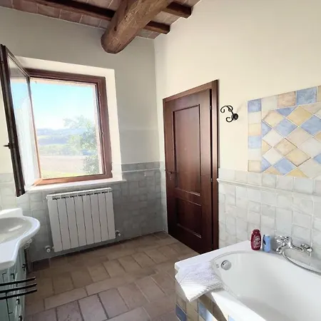 Todi By The Poolexclusive Poolwalk To Todi 5 Kmsrestaurant 05 Kmswifi 4* Petroro