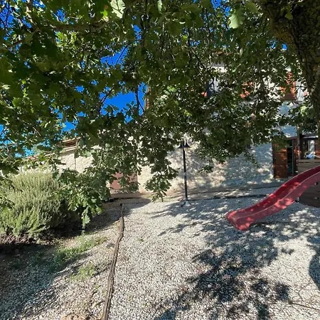 Todi By The Poolexclusive Poolwalk To Todi 5 Kmsrestaurant 05 Kmswifi Отель Petroro