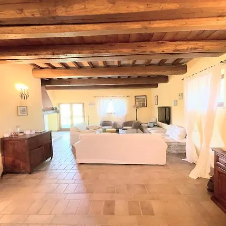 Todi By The Poolexclusive Poolwalk To Todi 5 Kmsrestaurant 05 Kmswifi