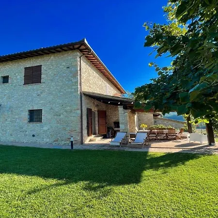 Todi By The Poolexclusive Poolwalk To Todi 5 Kmsrestaurant 05 Kmswifi 4*