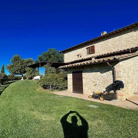 Todi By The Poolexclusive Poolwalk To Todi 5 Kmsrestaurant 05 Kmswifi 4*