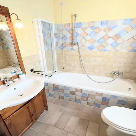 Todi By The Poolexclusive Poolwalk To Todi 5 Kmsrestaurant 05 Kmswifi 4*